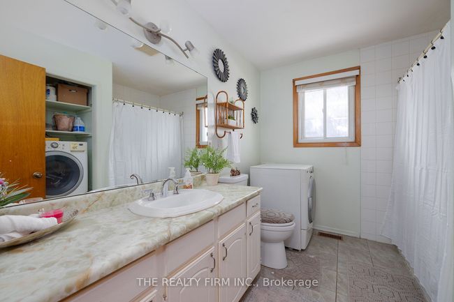 1707 Hansuld St, Home with 6 bedrooms, 2 bathrooms and 4 parking in London ON | Image 16