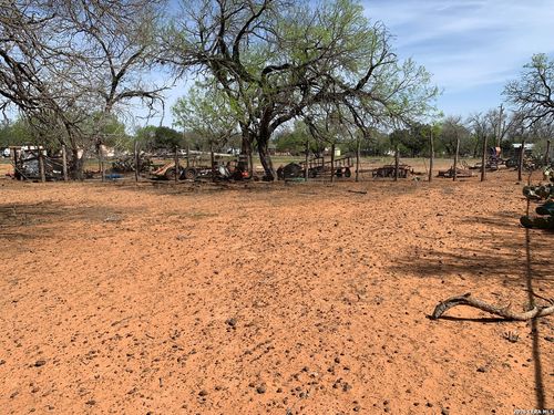 644 County Road 6841, Lytle, TX, 78052-4736 | Card Image