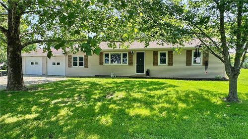 2132 Sportsman Rd, Trenton, MO, 64683-9641 | Card Image
