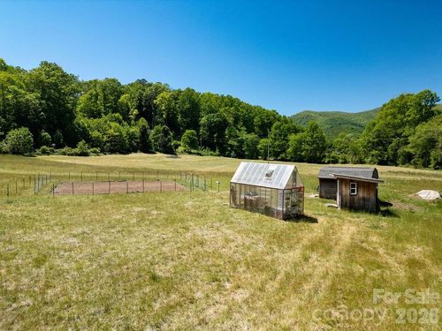 230 Harlow And Cricket Dr, Balsam Grove, NC, 28708-9632 | Card Image