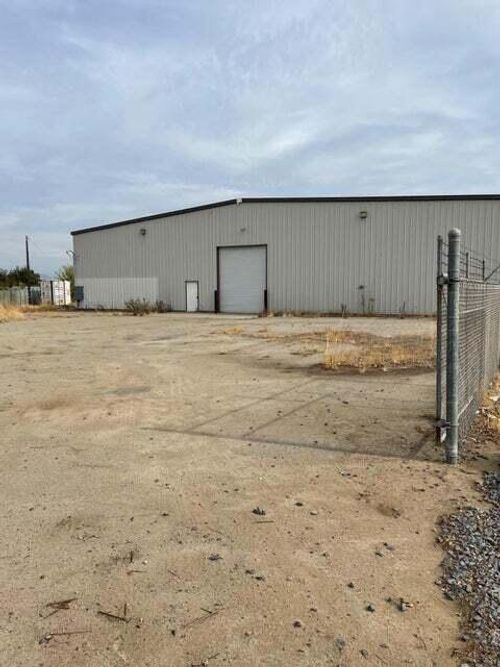 1310 S College Ave, Dinuba, CA, 93618-2805 | Card Image