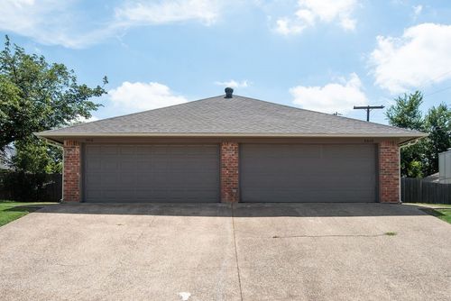 6608 Parkview Ln, North Richland Hills, TX, 76182-4638 | Card Image
