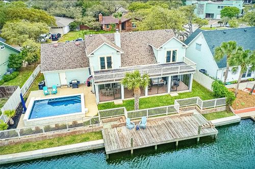 2011 Crescent Dr, Rockport, TX, 78382-3615 | Card Image