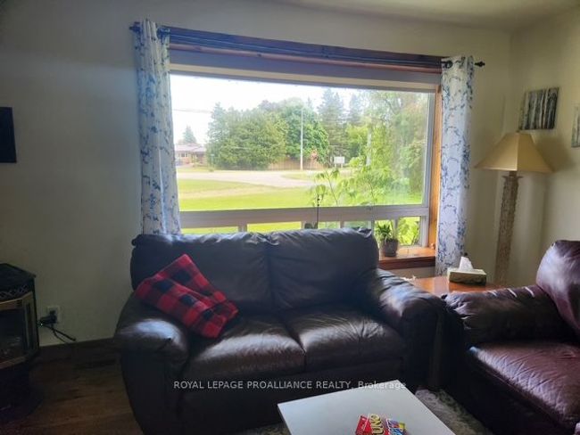 22208 Loyalist Pky, House other with 3 bedrooms, 4 bathrooms and 10 parking in Carrying Place ON | Image 12