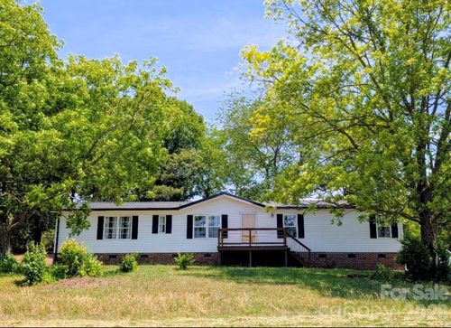 33 Honeysuckle Ln, Taylorsville, NC, 28681-7475 | Card Image