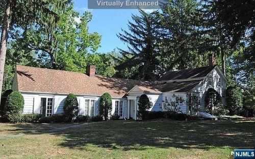 2 Chestnut Ridge Rd, Saddle River, NJ, 07458-3302 | Card Image