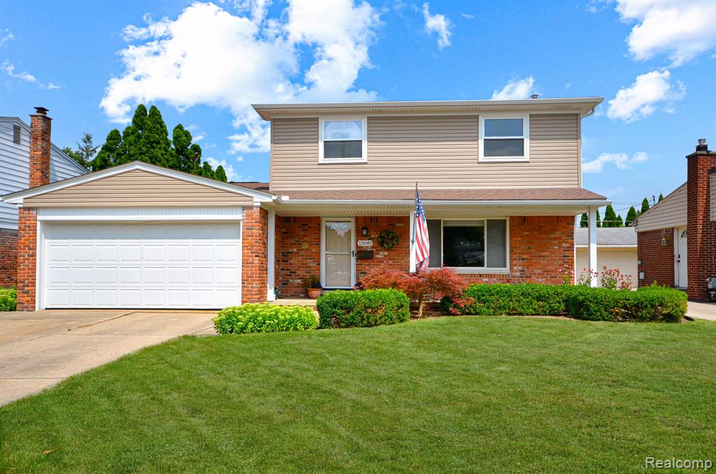 Cloverlawn Dr, Sterling Heights, MI 48312