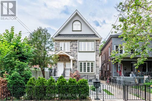 142 Borden St, Toronto, ON, M5S2N3 | Card Image