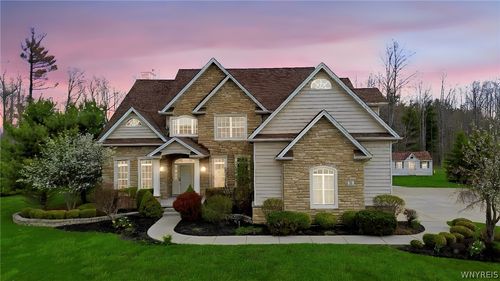 35 Worthington Ln, Lancaster, NY, 14086-9226 | Card Image