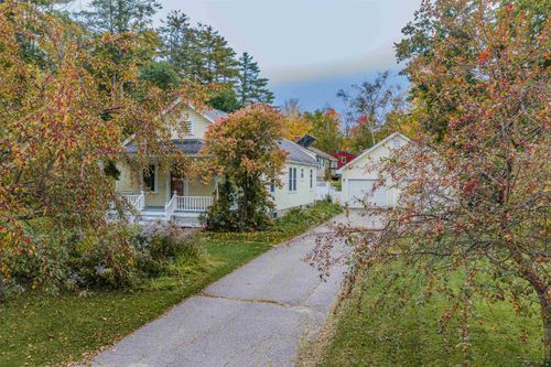 49 Merrill St, Plymouth, NH, 03264-1228 | Card Image