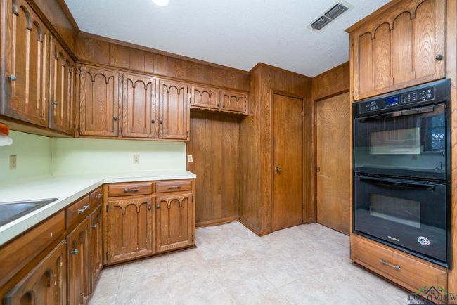 107 Tulip St, House other with 3 bedrooms, 3 bathrooms and null parking in White Oak TX | Image 25