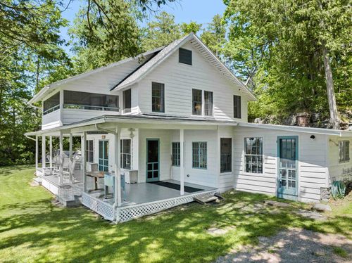 335 W Shore Rd, South Hero, VT, 05486-4511 | Card Image