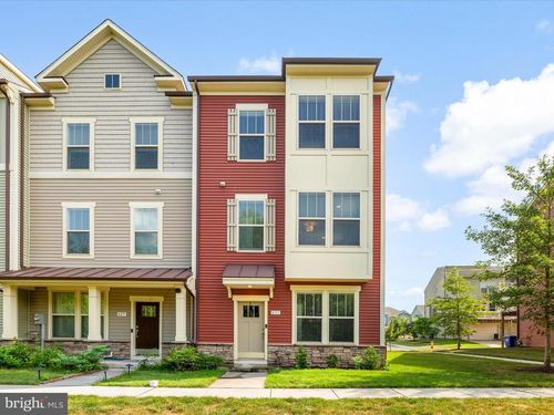 831 Badger Ave, FREDERICK, MD, 21702-3588 | Card Image