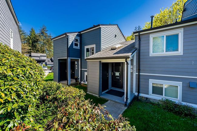 2761 Ellerslie Avenue, Townhouse with 3 bedrooms, 1 bathrooms and 1 parking in Burnaby BC | Image 1