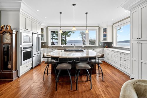 2851 Whiskey Point Rd, Mill Bay, BC, V8H1E4 | Card Image