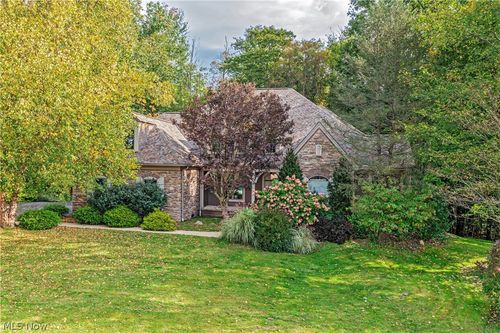 17351 Fish Creek Trl, Chagrin Falls, OH, 44023-2126 | Card Image
