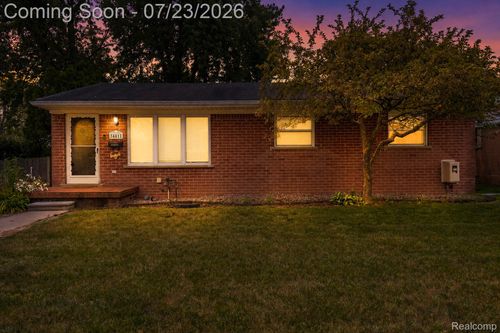 34011 Majestic St, Westland, MI, 48185-2311 | Card Image