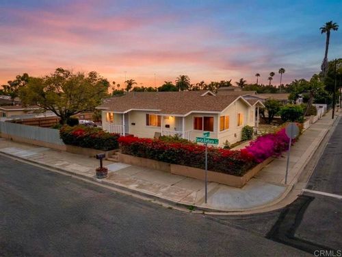 402 4 Santa Barbara Street, Oceanside, CA, 92058 | Card Image