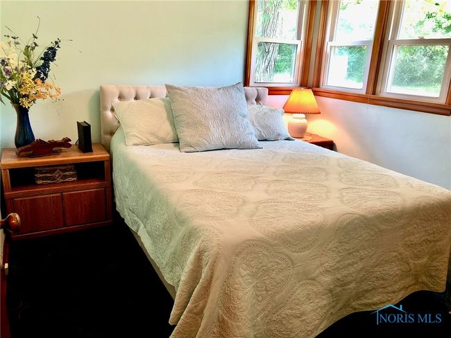 22915 W Walnut Ln, House other with 3 bedrooms, 2 bathrooms and 1 parking in Genoa OH | Image 23