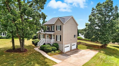 1117 Black Walnut Dr, Hickory, NC, 28602-8172 | Card Image