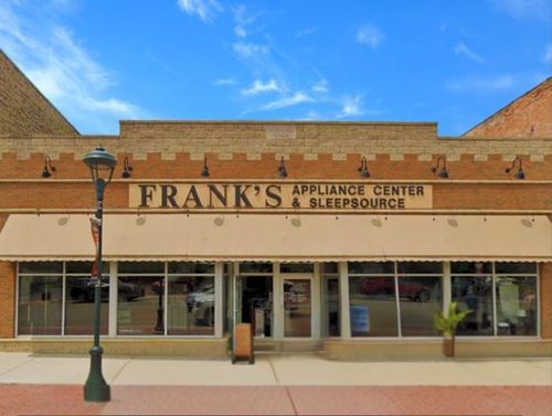 131 N Main St, Manteno, IL, 60950-1243 | Card Image