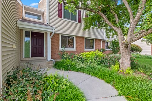 112-112 Autumn Ct, Buffalo Grove, IL, 60089-1581 | Card Image