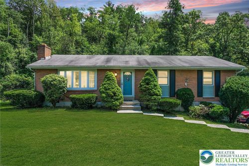 6913 Jay St, Slatington, PA, 18080-3342 | Card Image