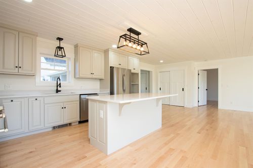 1374 Old Silo Rd, Saint Johnsbury, VT, 05819-8400 | Card Image