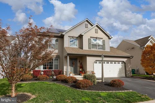 1337 Heatherwood Dr, Mount Joy, PA, 17552-7228 | Card Image