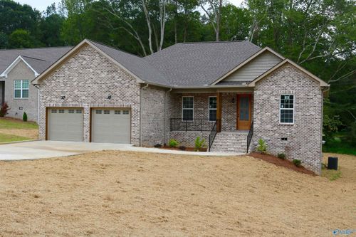 1392 Locust Dr Ne, Arab, AL, 35016-3747 | Card Image