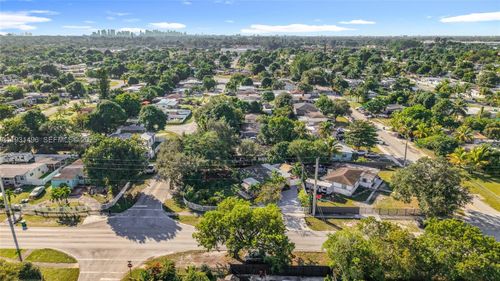 1860 Nw 127th St, Miami, FL, 33167-2175 | Card Image