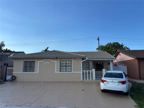 10075 Nw 129th Ter, Hialeah Gardens, FL, 33018-1653 | Card Image