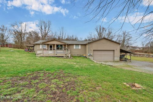 325 Highland Dr, Crossville, TN, 38572-7040 | Card Image