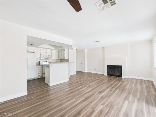 2093-8600 W Charleston Blvd, Las Vegas, NV, 89117-5407 | Card Image