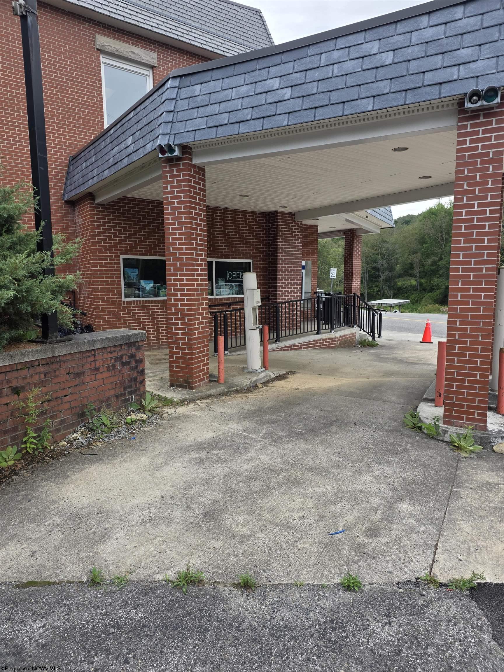 Commercial Sale in Thomas 4