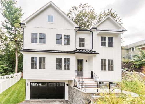 22 Irene Cir, Waltham, MA, 02453-1510 | Card Image