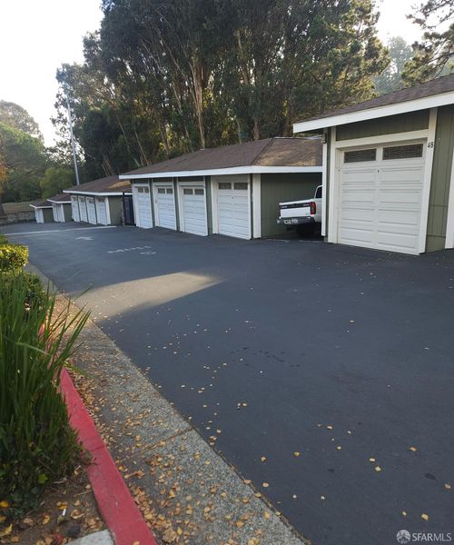 14-8763 Mountain Blvd, Oakland, CA, 94605-4549 | Card Image