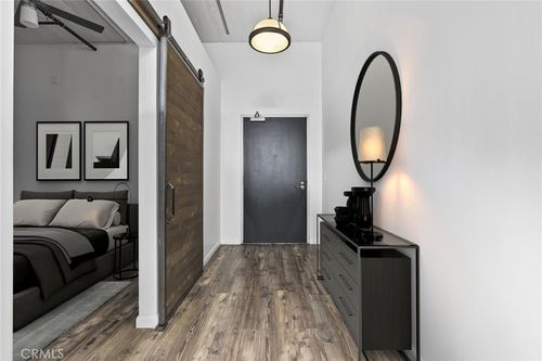 apt-222-420 S San Pedro St, Los Angeles, CA, 90013-2185 | Card Image