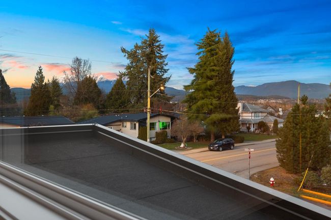 12385 Davison Street, House other with 8 bedrooms, 6 bathrooms and 6 parking in Maple Ridge BC | Image 32