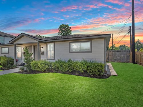 2202-2202 Solo St, Houston, TX, 77020-8819 | Card Image