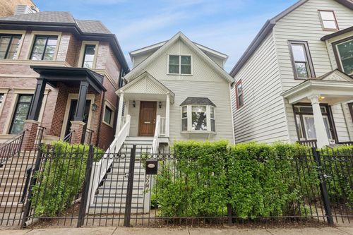3927 N Paulina St, Chicago, IL, 60613-2517 | Card Image