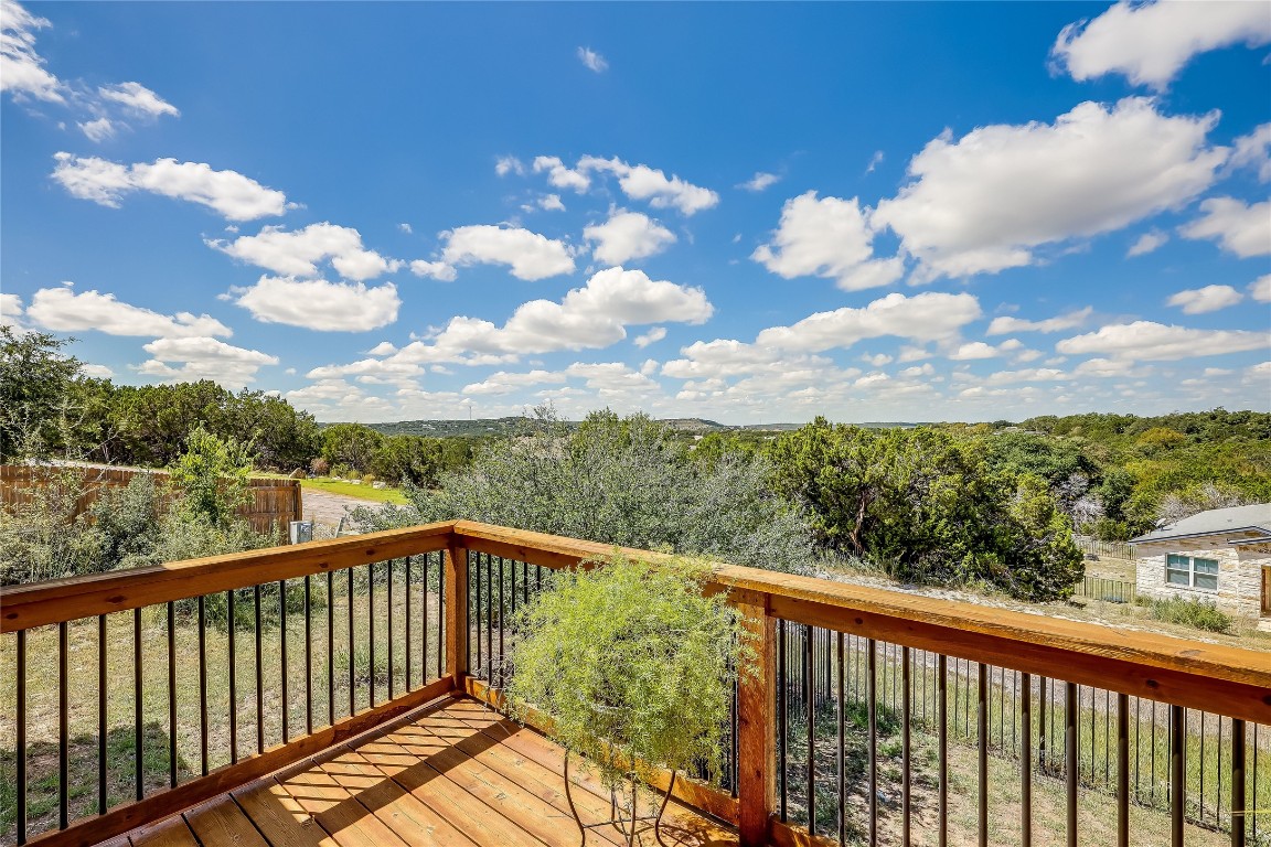 Irving Cv, Lago Vista, TX 78645