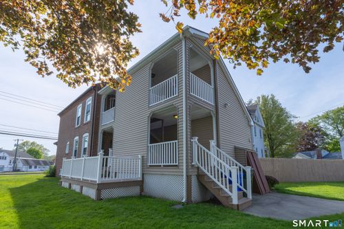 31 Suffield St, Windsor Locks, CT, 06096-1349 | Card Image