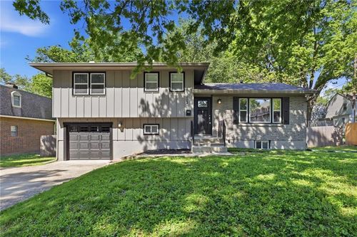 8002 Campbell St, Kansas City, MO, 64131-2128 | Card Image