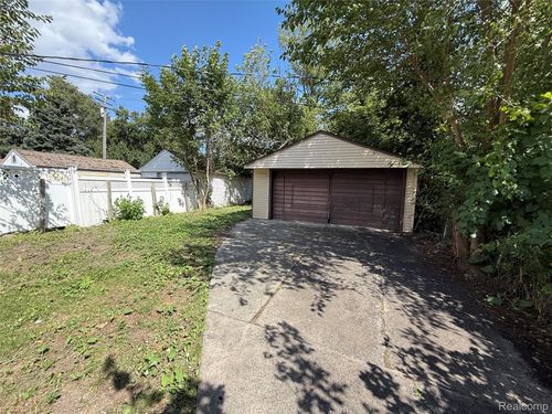 17650 Beland St, Detroit, MI, 48234-3835 | Card Image