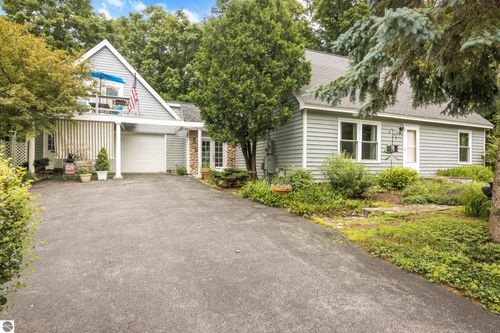 7271 S Dunns Farm Rd, Maple City, MI, 49664-8719 | Card Image