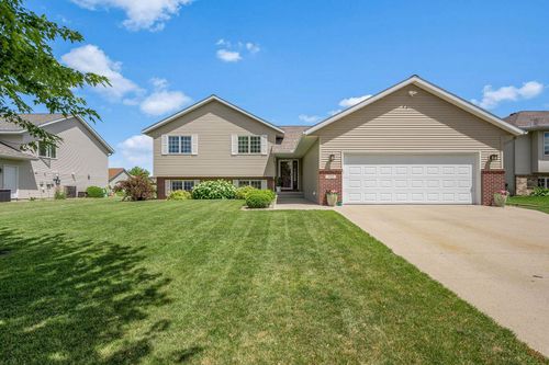 109 La Costa Ln, Mankato, MN, 56001-6204 | Card Image