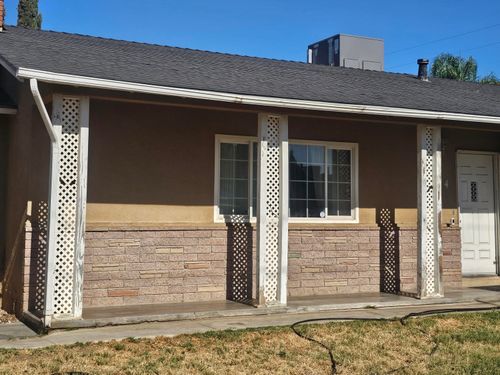 284 N Walch Street, Porterville, CA, 93257 | Card Image