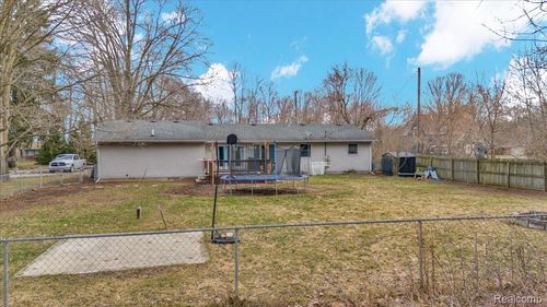 6865 Abbottsford Rd, North Street, MI, 48049-2313 | Card Image