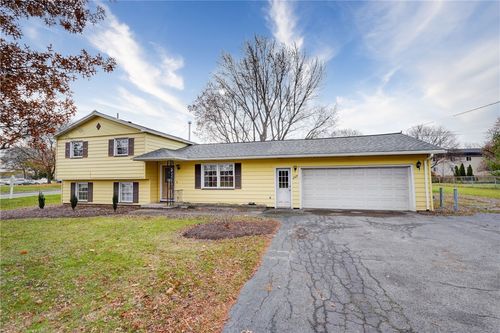 243 East St, Honeoye Falls, NY, 14472-1251 | Card Image